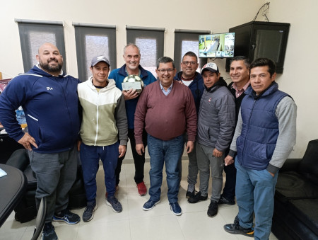  La Municipalidad de Santa Lucía realizó una importante colaboración con la Asociación de Veteranos de Fútbol